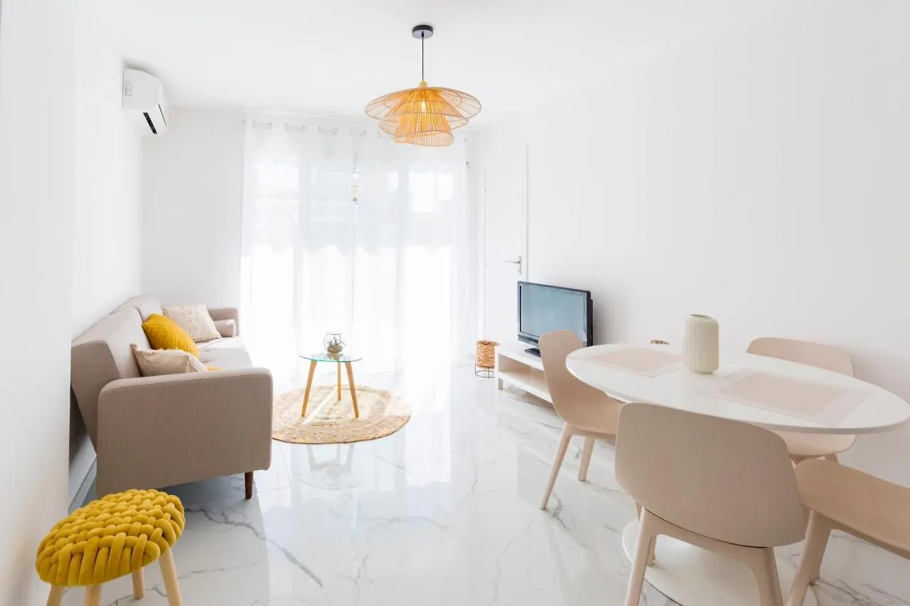 Appartement Luxueux 2 pièces - Terrasse - 100 m de Monaco à Beausoleil